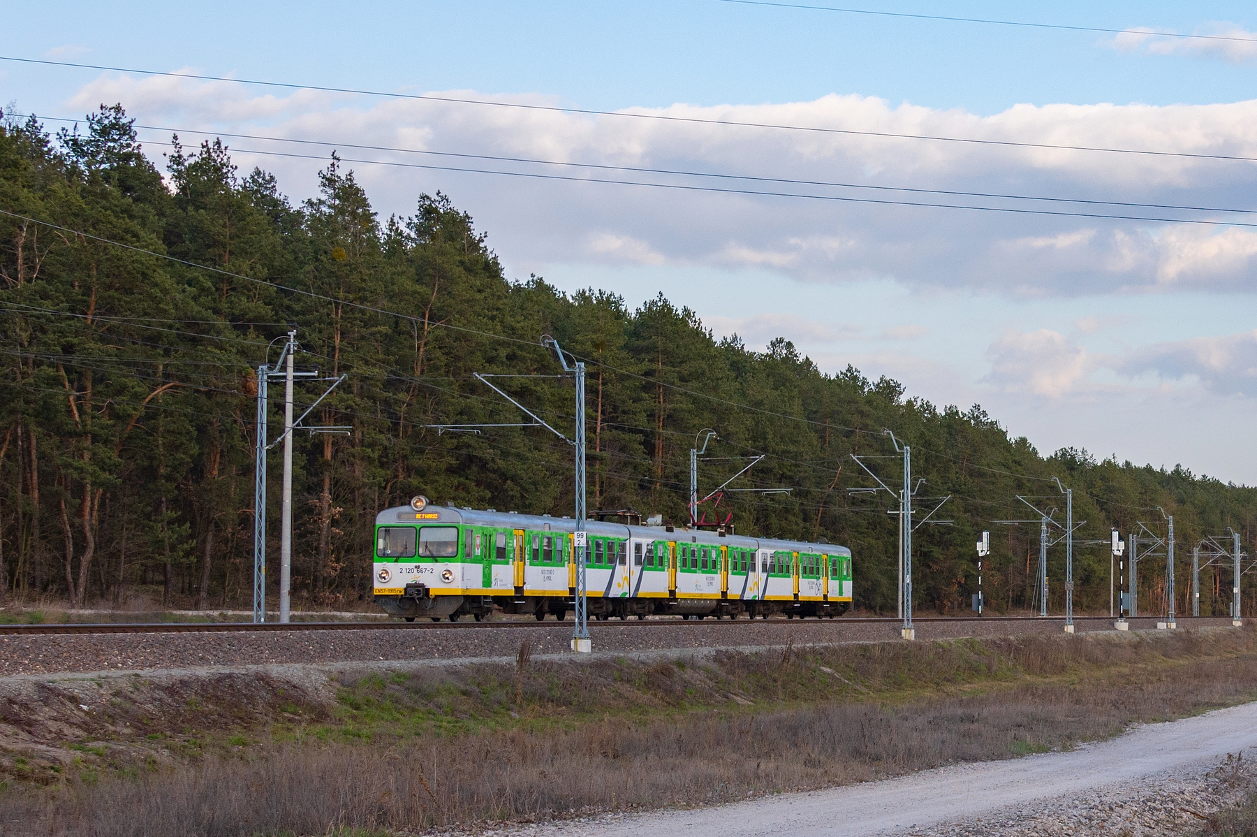 EN57-1915