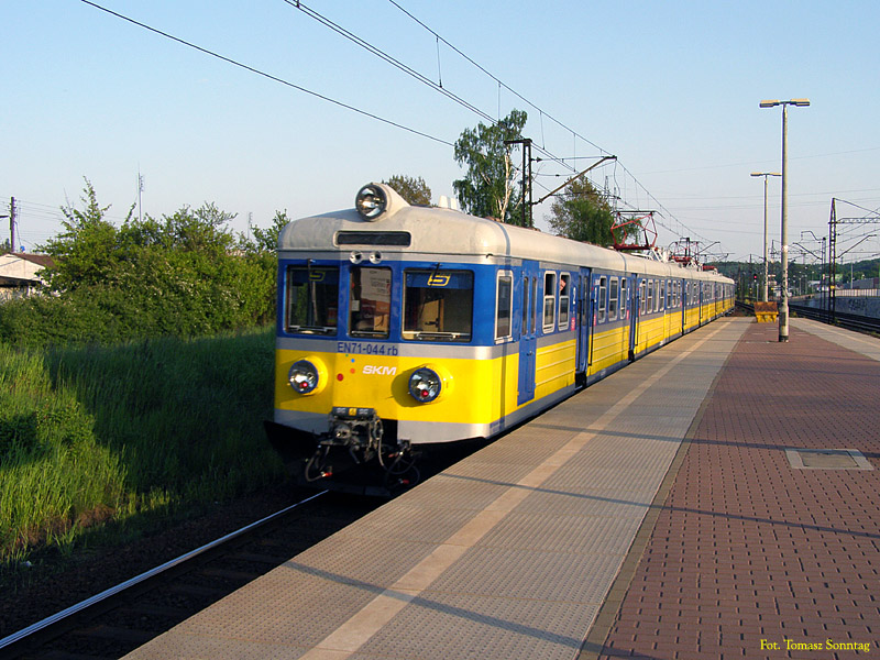 EN71-044
